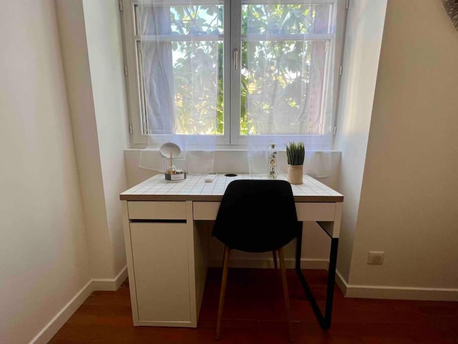 Appartement Climatise 4 Personnes / Centre-Ville เบอซองซง ภายนอก รูปภาพ