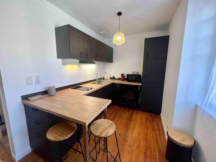 Appartement Climatise 4 Personnes / Centre-Ville เบอซองซง ภายนอก รูปภาพ